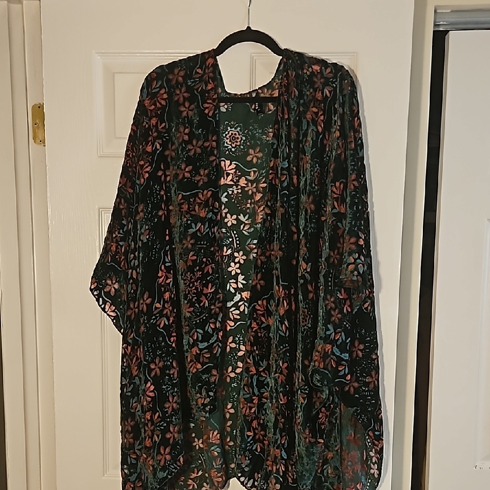Emerald green burnout kimono